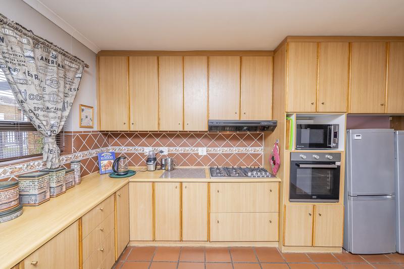 4 Bedroom Property for Sale in Chrismar Western Cape
